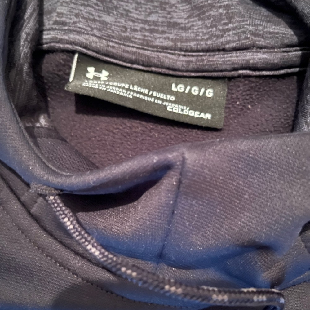 Under Armor Size Large - image 1